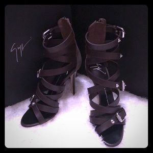 New Giuseppe Zanotti sandals Size 37.5